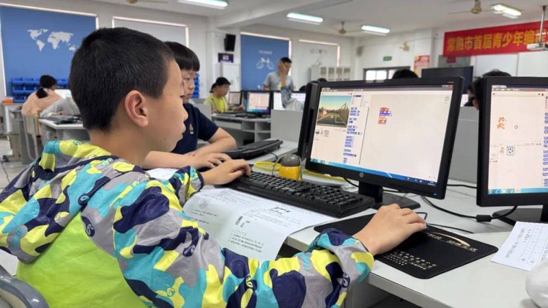 如何选择适合孩子的少儿编程课程？这是一个让许多家长头疼的问题。